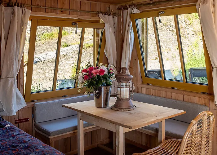 Botel Le Martin Pecheur Luxurious Boat *