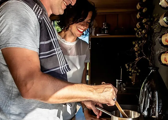 Le Martin Pecheur Luxurious Boat Botel Saumur