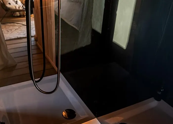 Le Martin Pecheur Luxurious Boat بوتيل *