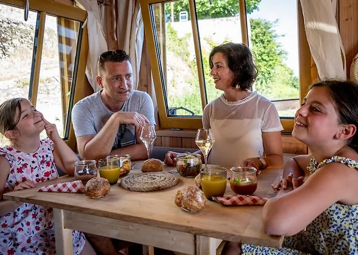 Bateau-hôtel Le Martin Pêcheur Luxurious Boat *