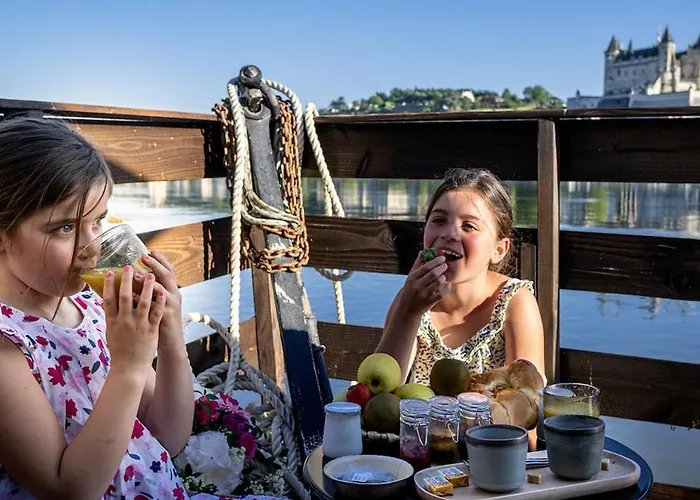 بوتيل Le Martin Pecheur Luxurious Boat *