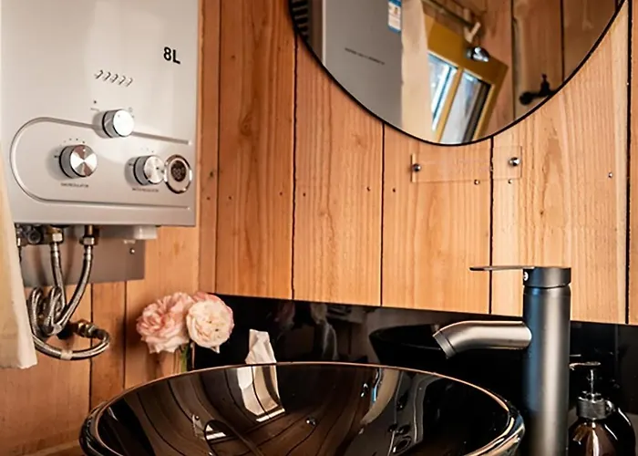 Le Martin Pecheur Luxurious Boat Botel *