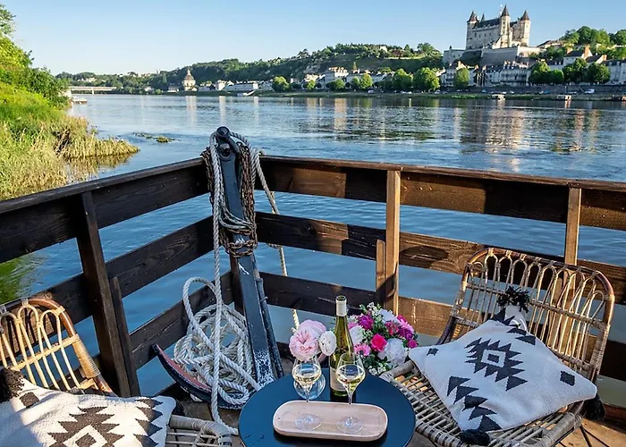 Le Martin Pecheur Luxurious Boat بوتيل سوموور